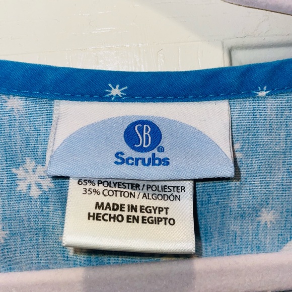 ⛄️ Scrub Top ⛄️ - Picture 4 of 5